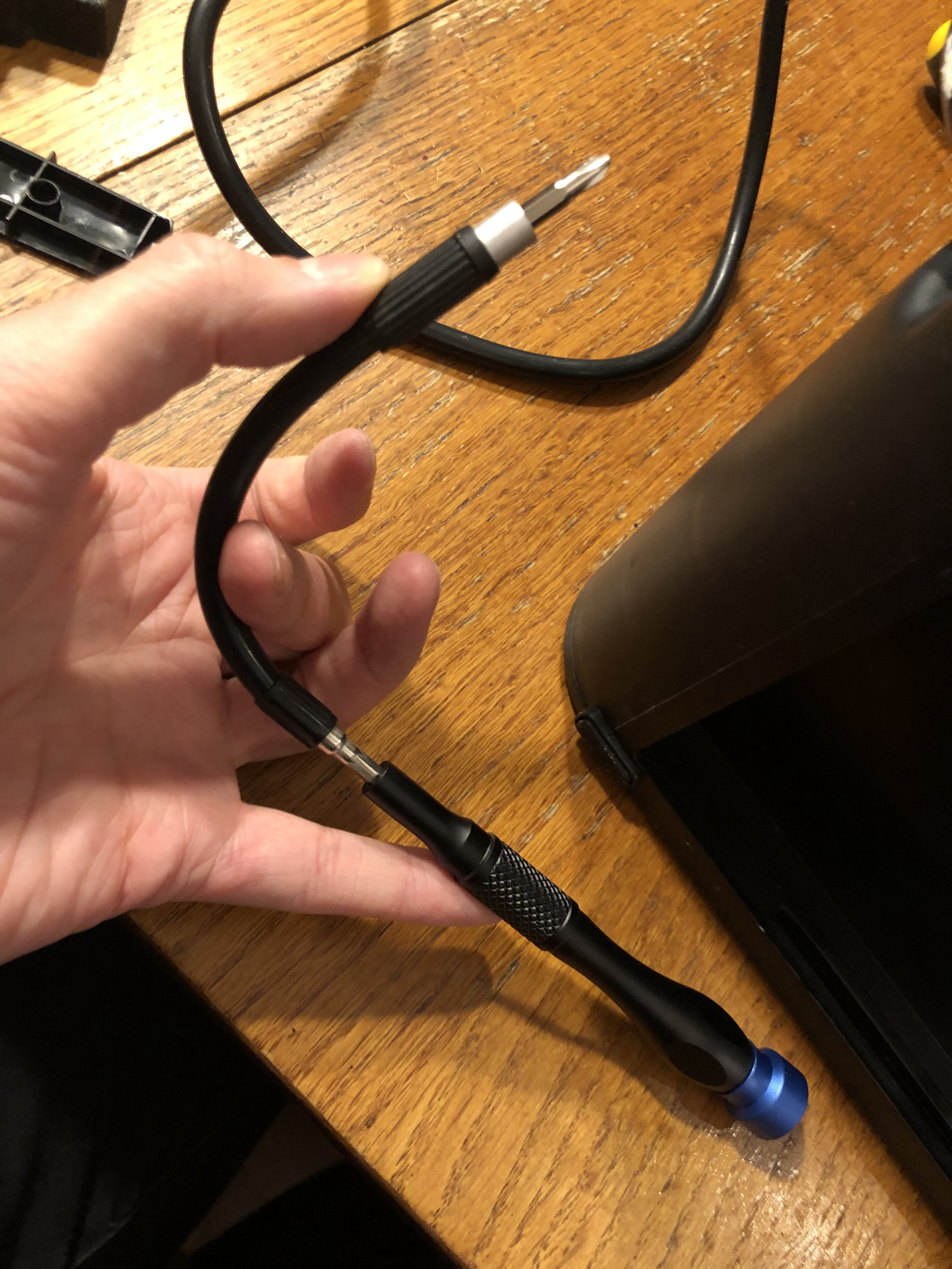 Bendy screwdriver